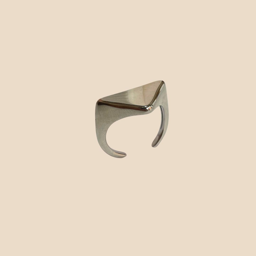 Anello Triangolo