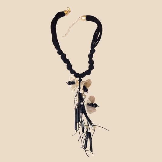 Collana fiori e perle